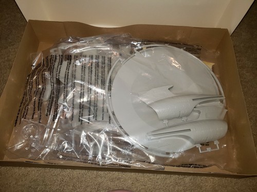AMT Star Trek The Next Generation U.S.S. Enterprise NCC-1701-C model kit open