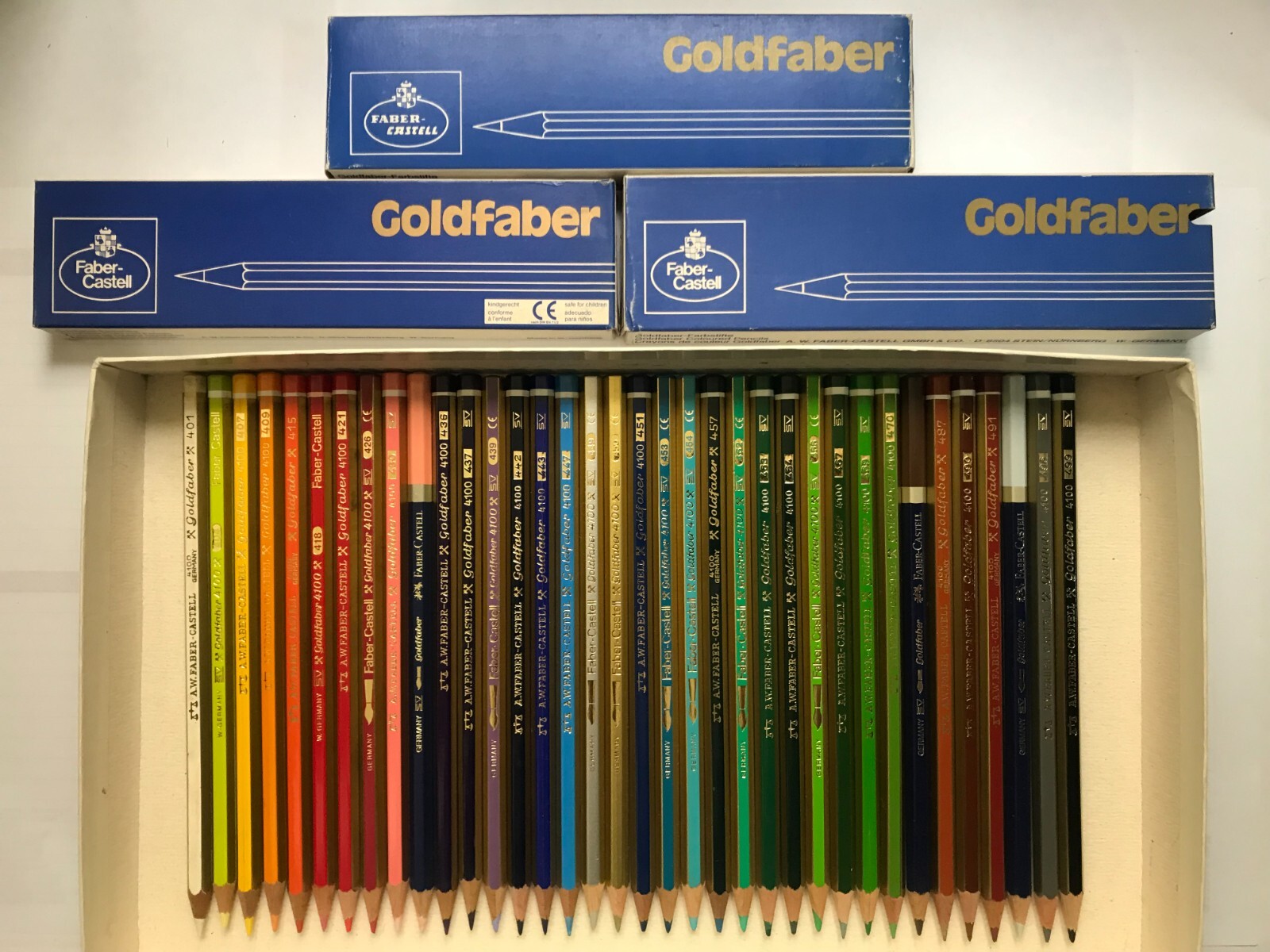 36 VINTAGE COLORED PENCILS: A.W.FABER-CASTELL GOLDFABER 4100