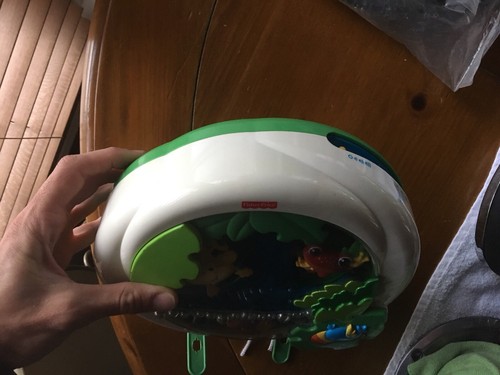 Fisher Price Mattel Crib Rainforest Waterfall Peek-a-boo 2006 Monkeys Fish