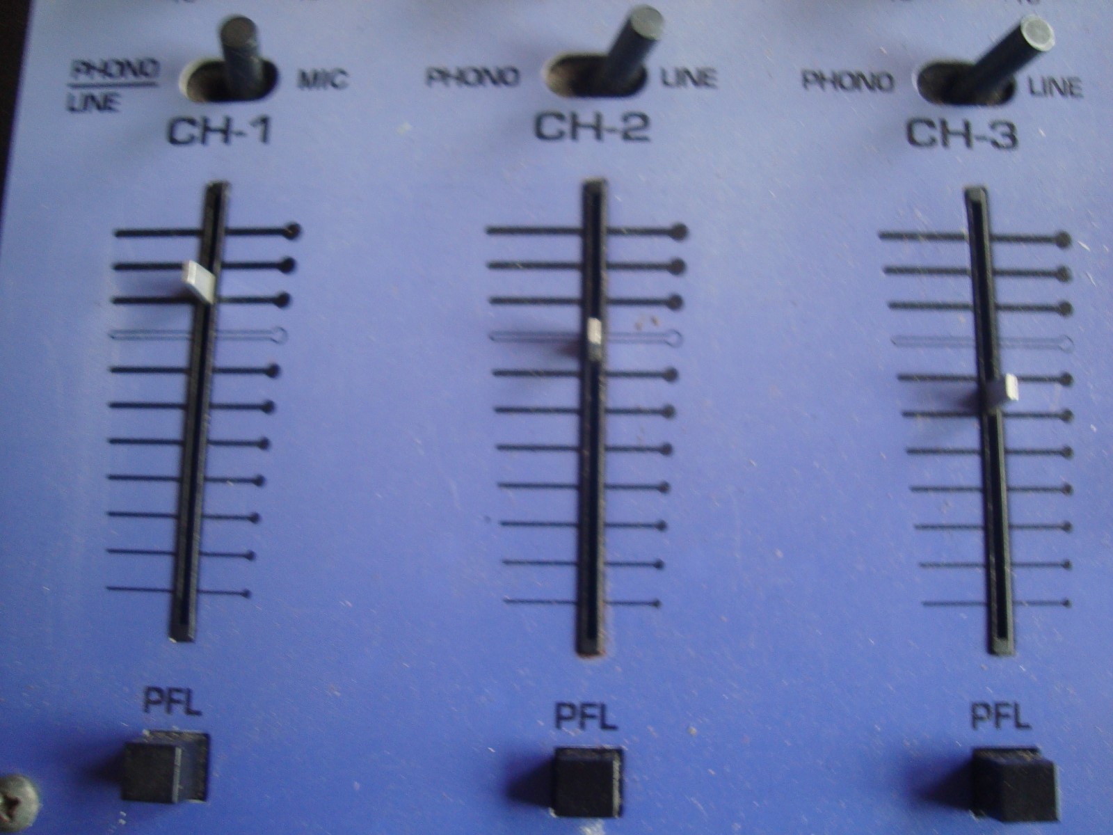 numark studio master control center DM-1100 SE