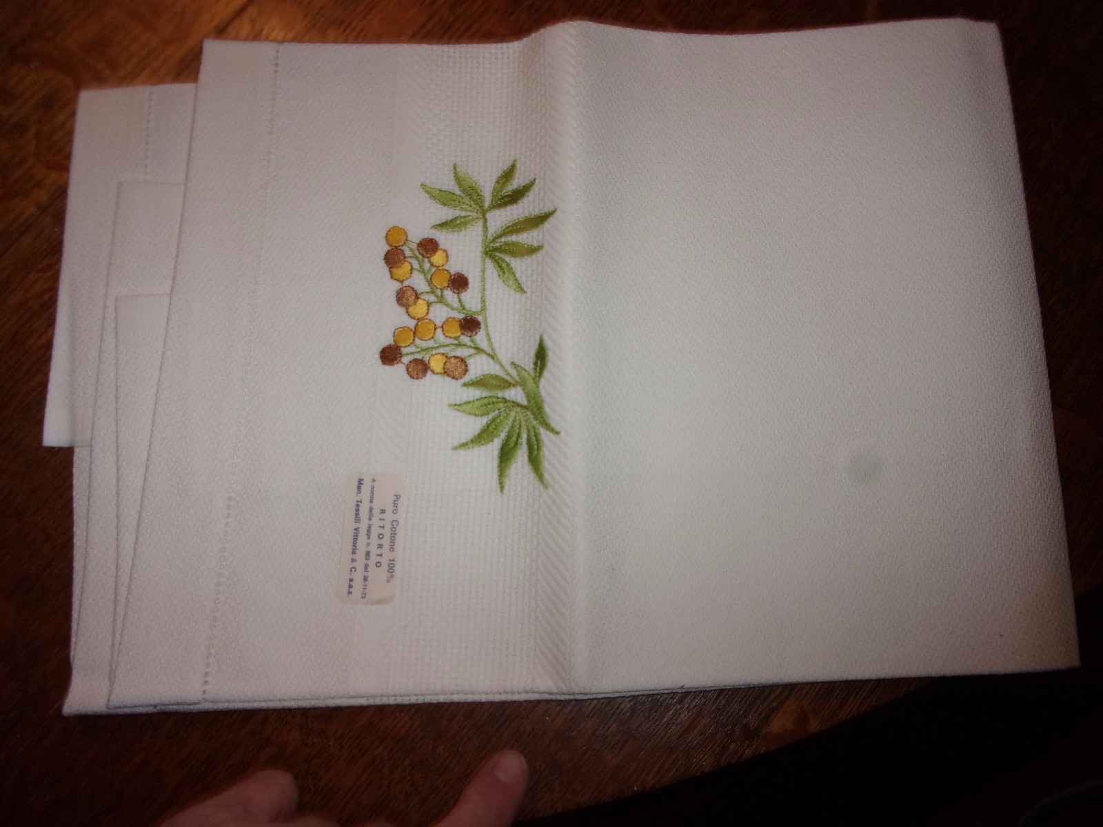 Asciugamani Fiorella and Vittoria Manifatture Tessilli vintage towels Italy LOTN