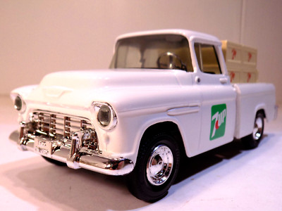 Ertl 1955 Chevrolet Cameo Pick Up W/ Crates 7 Up NOS MIB #F095