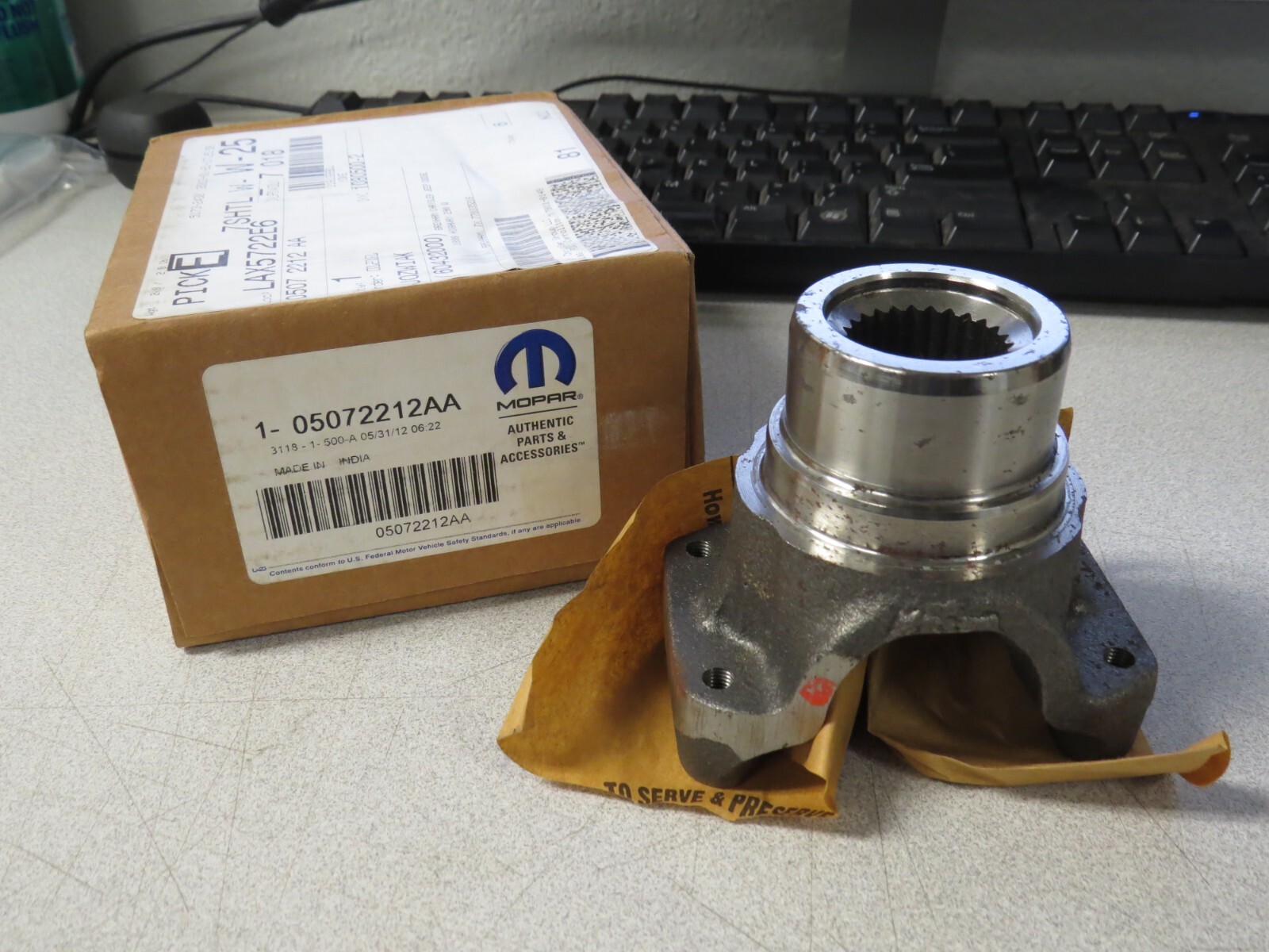 Ssa  NOS Mopar OEM Axle Yoke 2001 Jeep Cherokee 01-04 Jeep Grand