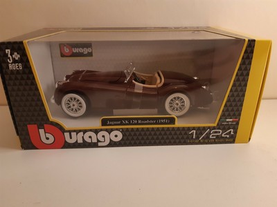 Jaguar XK 120 Roadster 1951 Burgundy 1-24 Scale Model in box burago 22108