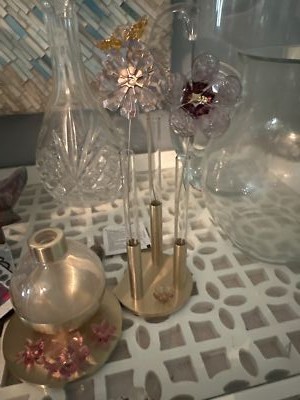 Swarovski Crystal Figurine Garden Tales Cosmos Flower Swarovski Crystal Figurine Garden Tales Cosmos Flower