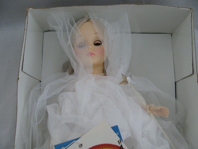VINTAGE 1986 EFFANBEE COLLECTIBLE DOLL*GOOD WITCH*1172*BOX IS DAMGED*DOLL IS NEW