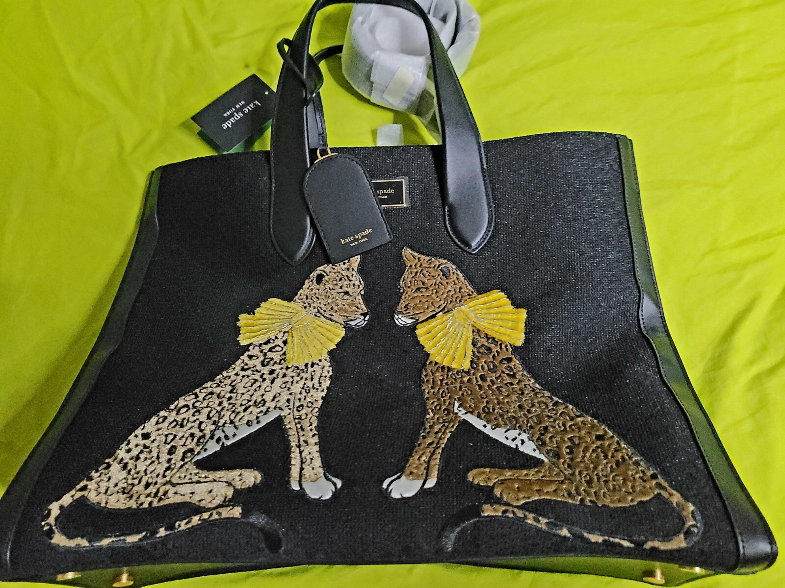 Kate Spade New York Lucy Manhattan Lady Leopard Women's Tote Kate Spade New York Lucy Manhattan Lady Leopard Women's Tote
