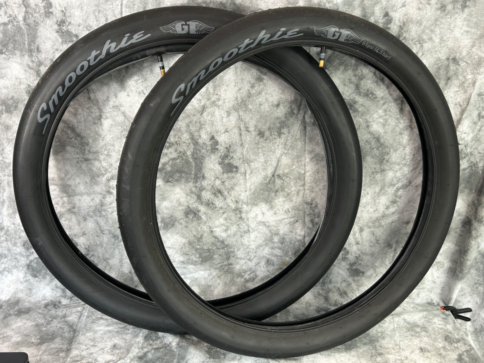 2 - GT Bmx 24 x 2.5 inch Smoothie Tires with Tubes (1 Pair