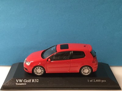 1:43 VW Golf 5 R32 Red 2005 Art. Nr: 400 054500