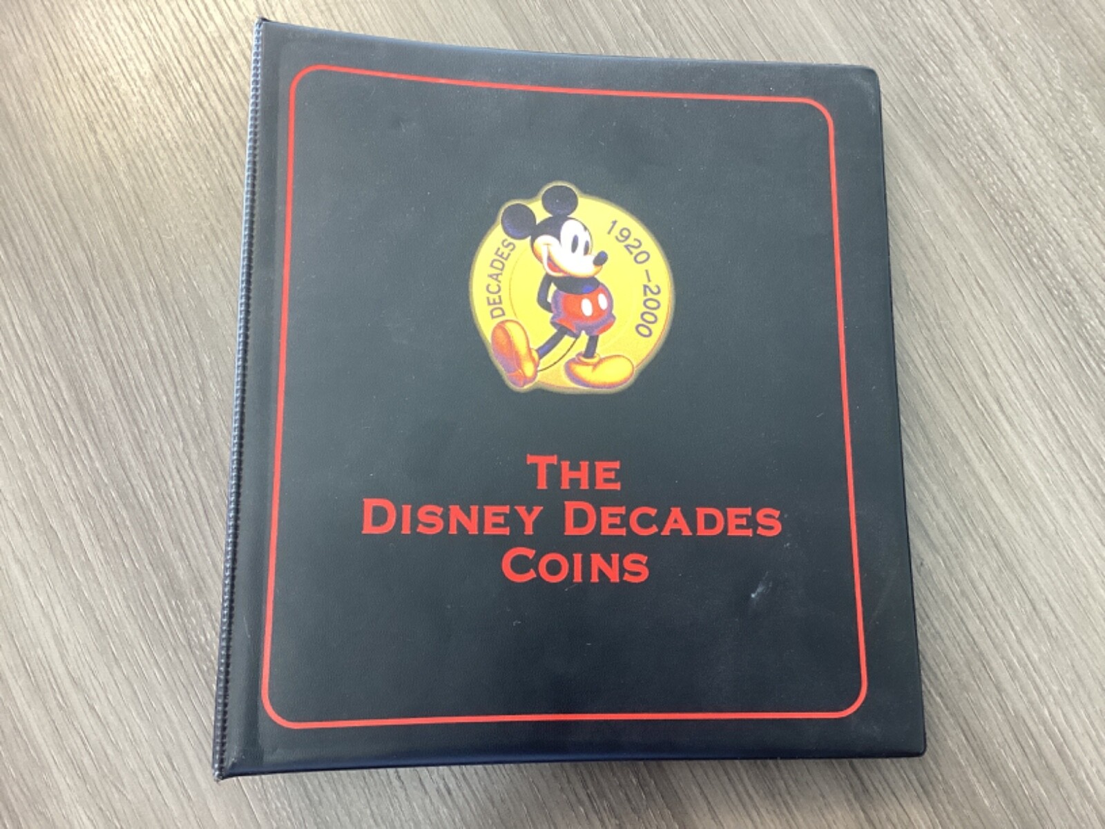 ディズニーコインTHE DISNY DECADES COINS DISNEY DECADES COINS - COMPLETE SET - 1-55 in Binder full