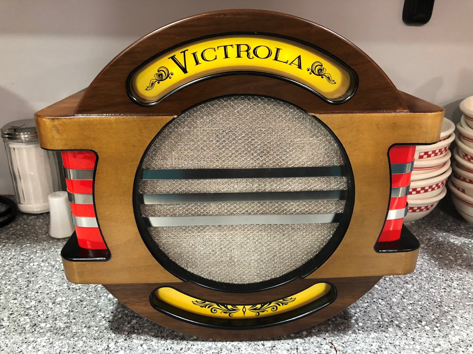 RETRO VICTROLA REAL WOOD BLUETOOTH WALL SPEAKER BACKLIT NEW IN BOX