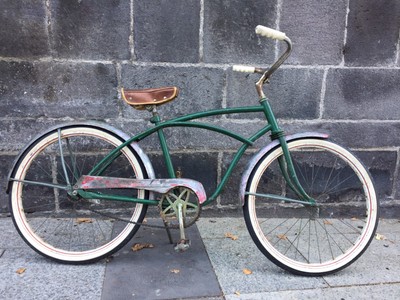Dynamo pour vélo ancien rétro collection vintage bike bicycle generator droite