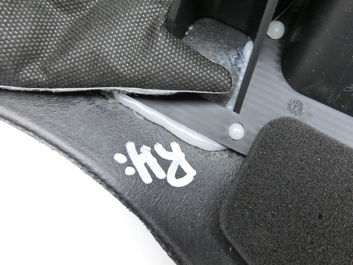 Tesla Model S Palladium 21-25 Verkleidung für C-Säule Rechts innen Oben Tesla Model S Palladium 21-25 30.07.2024... Vorschau 6