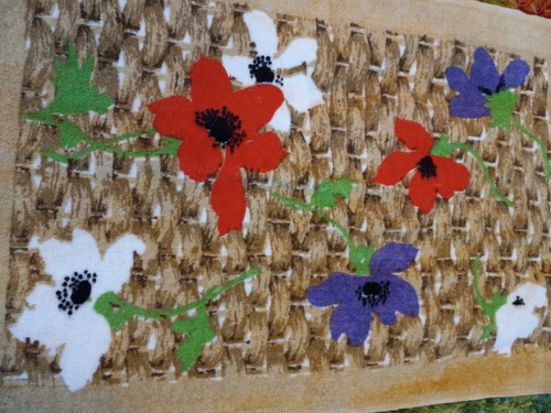 Vintage Springmaid Plush hand Towel Wicker Bouquet Red Purple Flowers bill blass
