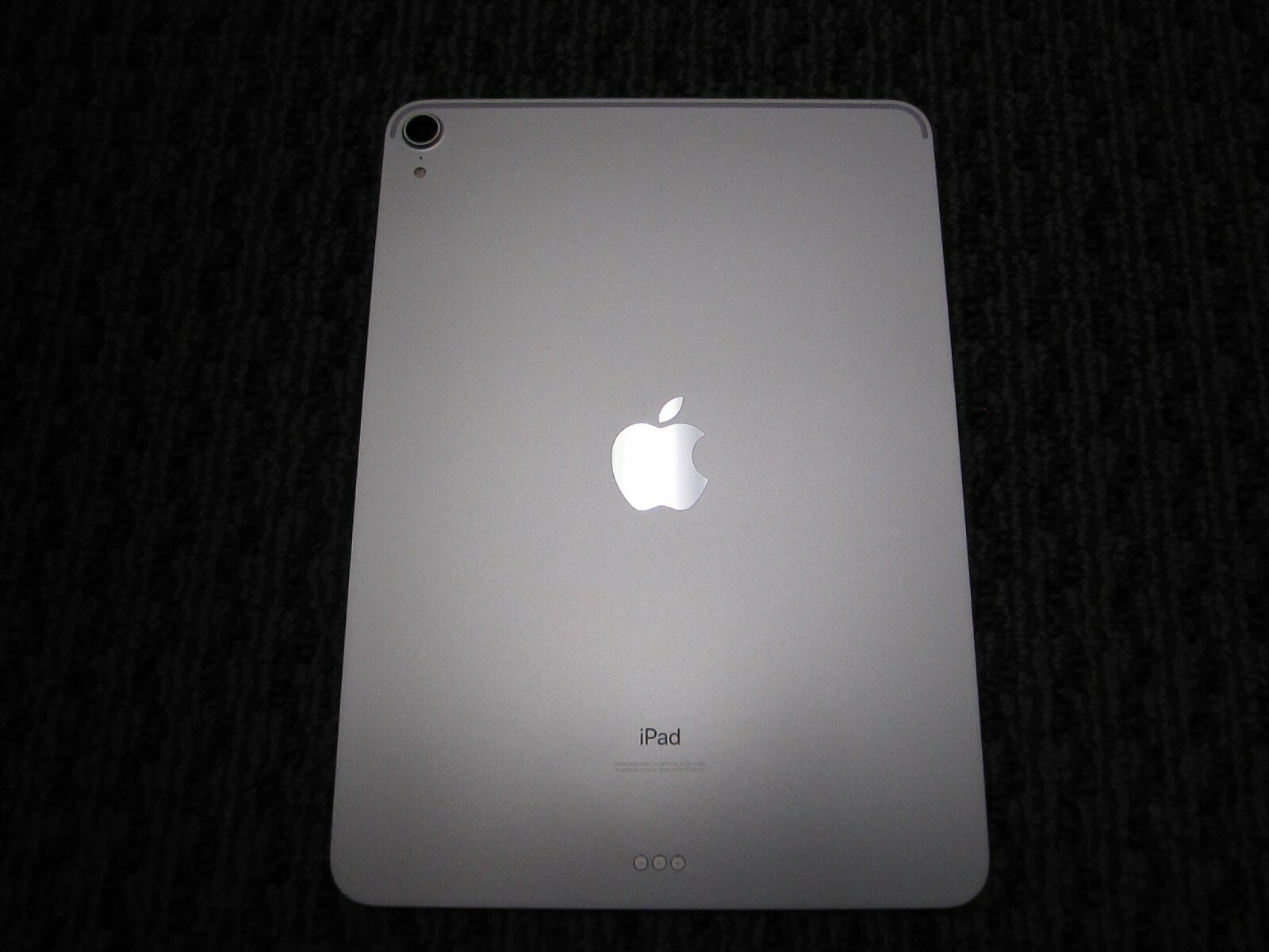 Apple iPad Pro 1st gen 11 in - 64GB, 256GB 512GB 1TB- Gray Apple iPad Pro 1st gen 11 in - 64GB, 256GB 512GB 1TB- Gray