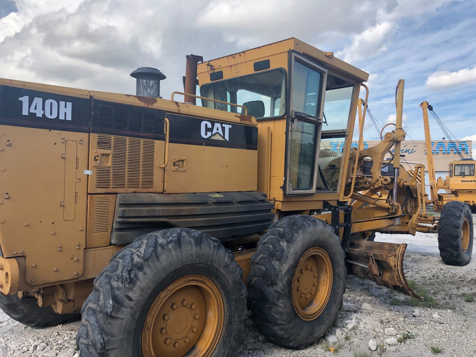 2005 CATERPILLAR 140H MOTOR GRADER