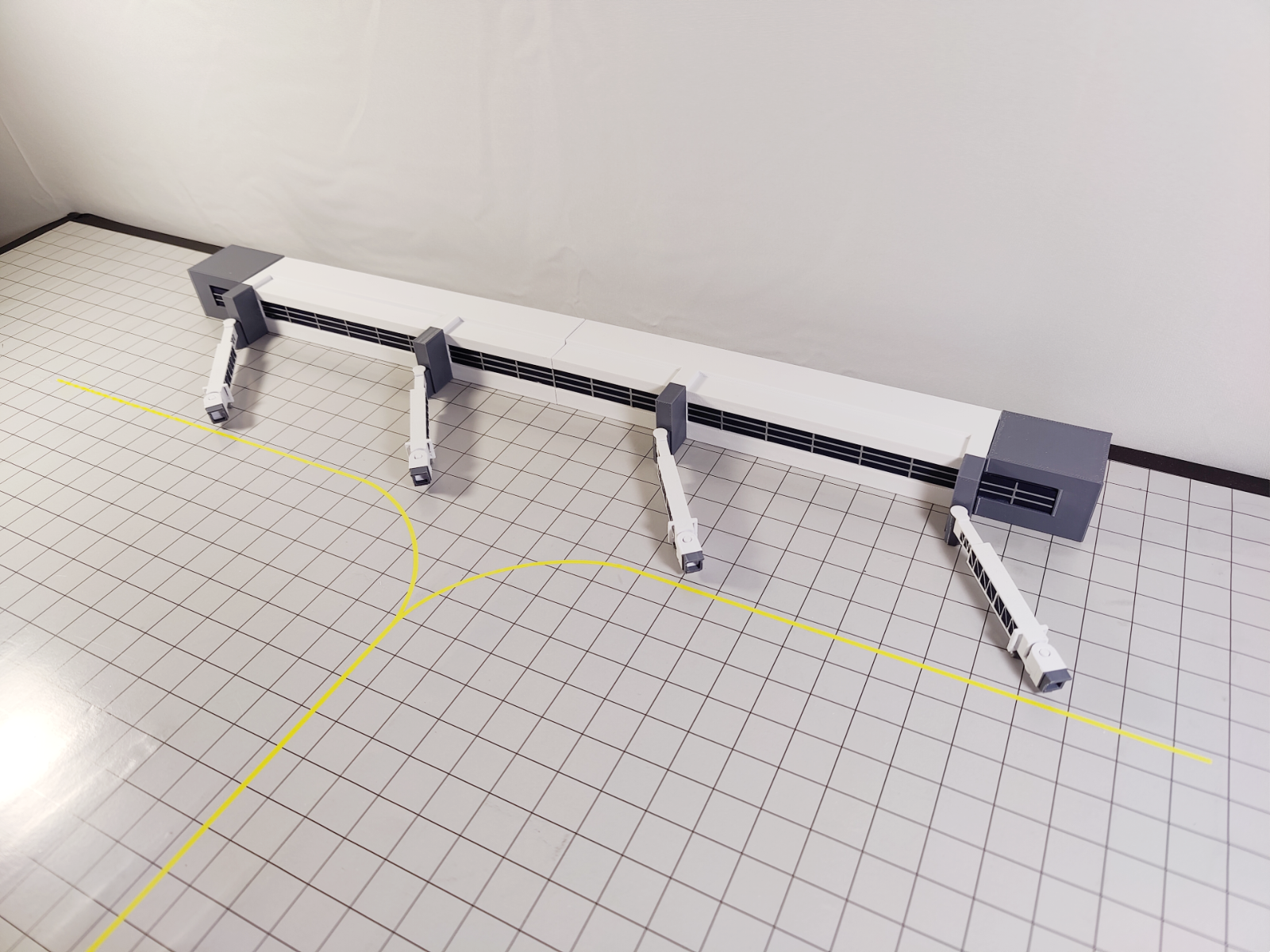 REGIONAL AIRPORT TERMINAL BUILDING + EXTENDING BRIDGES Model 1:400 Scale Diorama