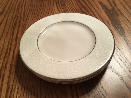 LOT OF FOUR AMERICAN MANOR CHINA CHANTILLY BREAD/BUTTER  PLATES
