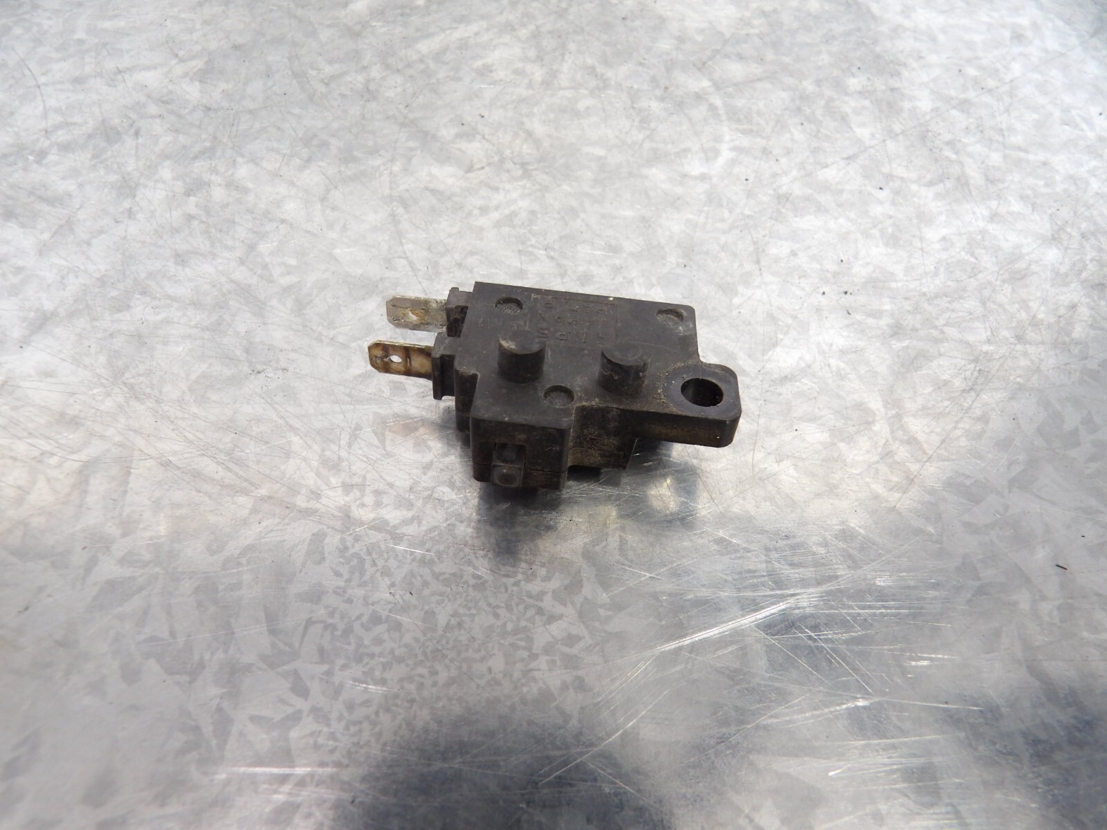 モラモラi Amazon.com: M MATI Front Brake Stop Brake Switch 4Pin for