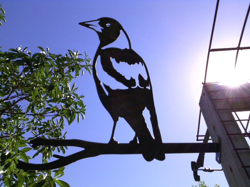 AUSTRALIAN MAGPIE STAKE METAL ART ORNAMENT SCULPTURE OUTDOOR GARDEN DECORATION