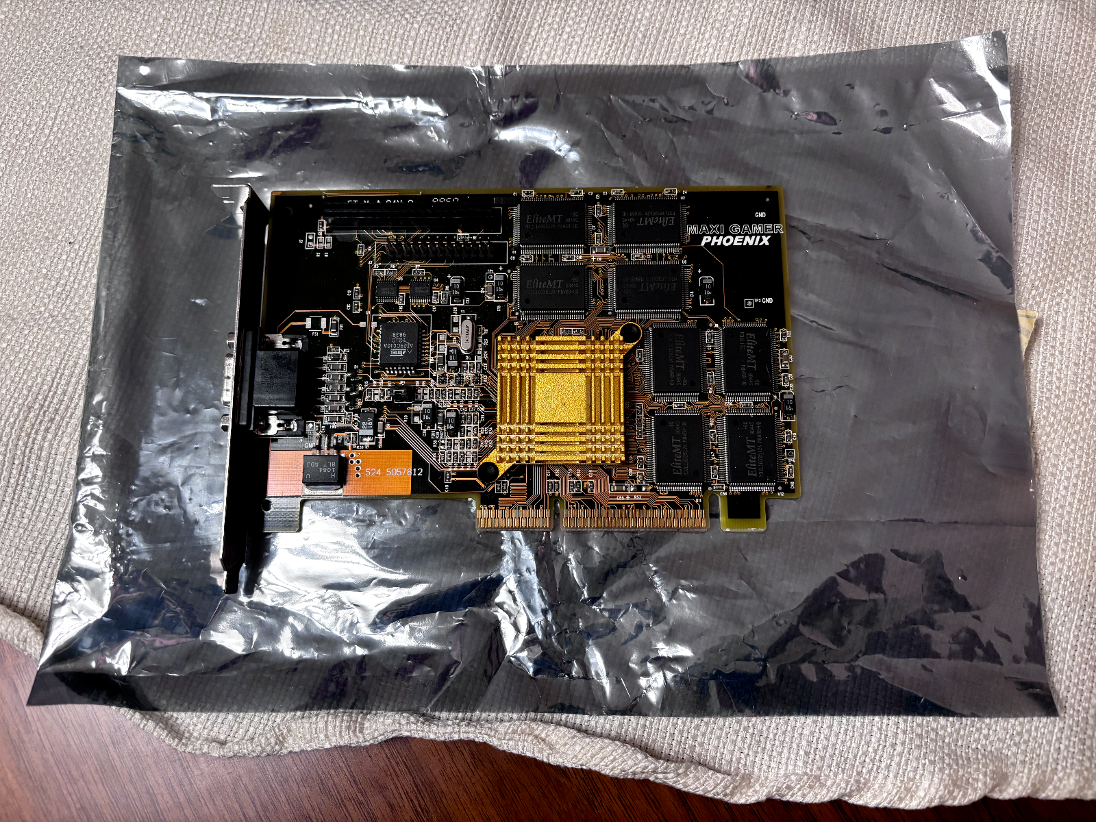 Guillemot Maxi Gamer Phoenix VGA 3DFX Voodoo Banshee AGP Guillemot Maxi Gamer Phoenix VGA 3DFX Voodoo Banshee AGP