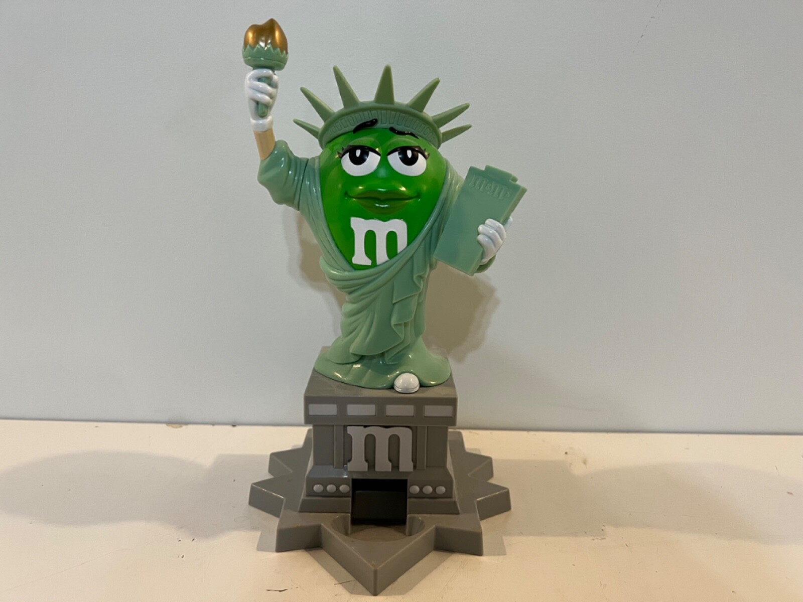 新品未使用/M&M Mr Liberty自由の女神/NY購入/チョコディスペンサ 新品未使用/M&M Mr Liberty自由の女神/NY購入/チョコディスペンサ
