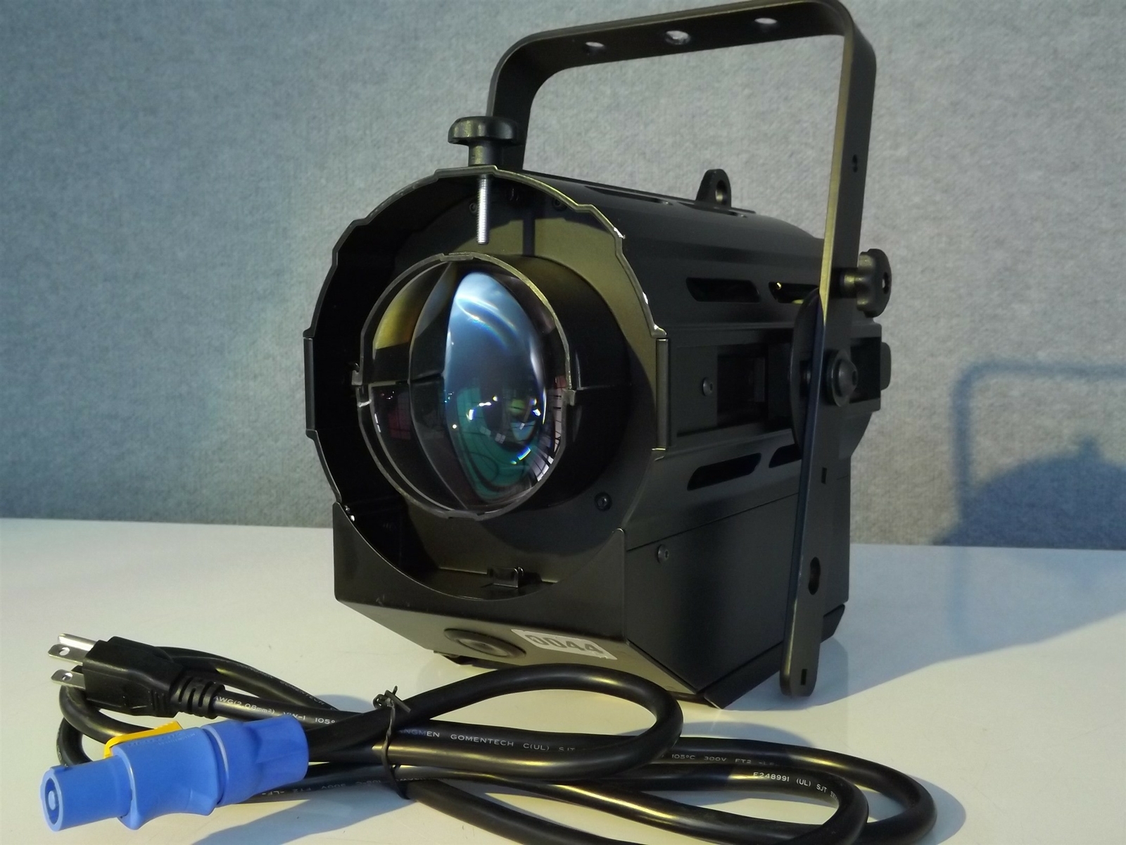 Prism Projection RevEAL VariableCCT LED Church DJ Club Stage Spot Light Lighting