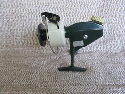 Vintage Zebco Cardinal 4 Spinning Fishing Reel # 117000