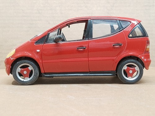 Maisto製 メルセデスベンツ A-Class 1/18 Mercedes Benz A-Class, Maisto 1:18 Scale No Box | eBay