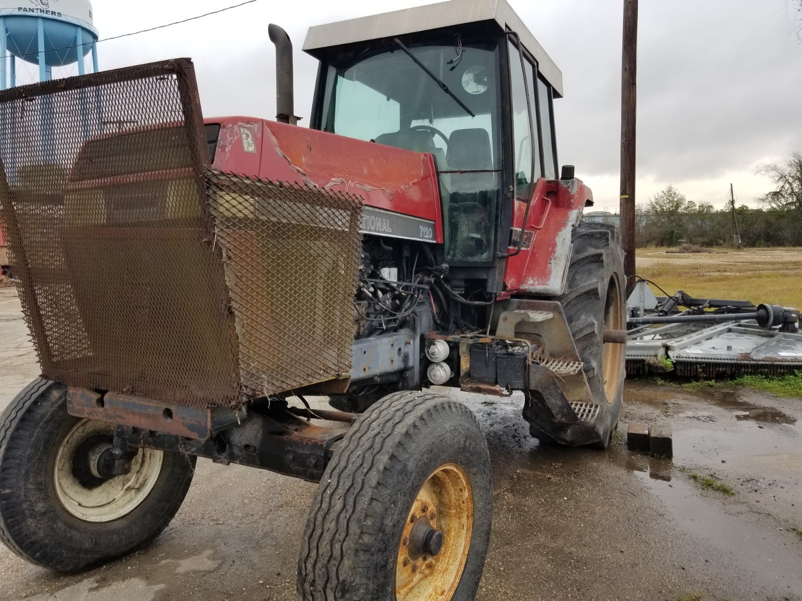 Used Case International 7120 Diesel Tractor with Air Conditioning and Bushhog