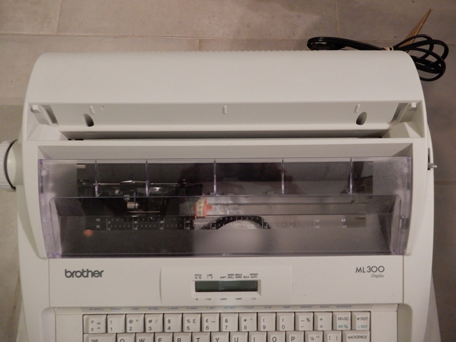 Brother ML 300 Standard Daisy Wheel Electronic Dictionary Typewriter ml300