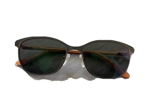 Women Polarized