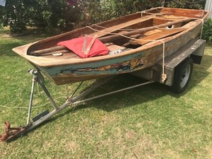 mirror dinghy rig gaff original yacht good condition hull registration sails including trailer current custom