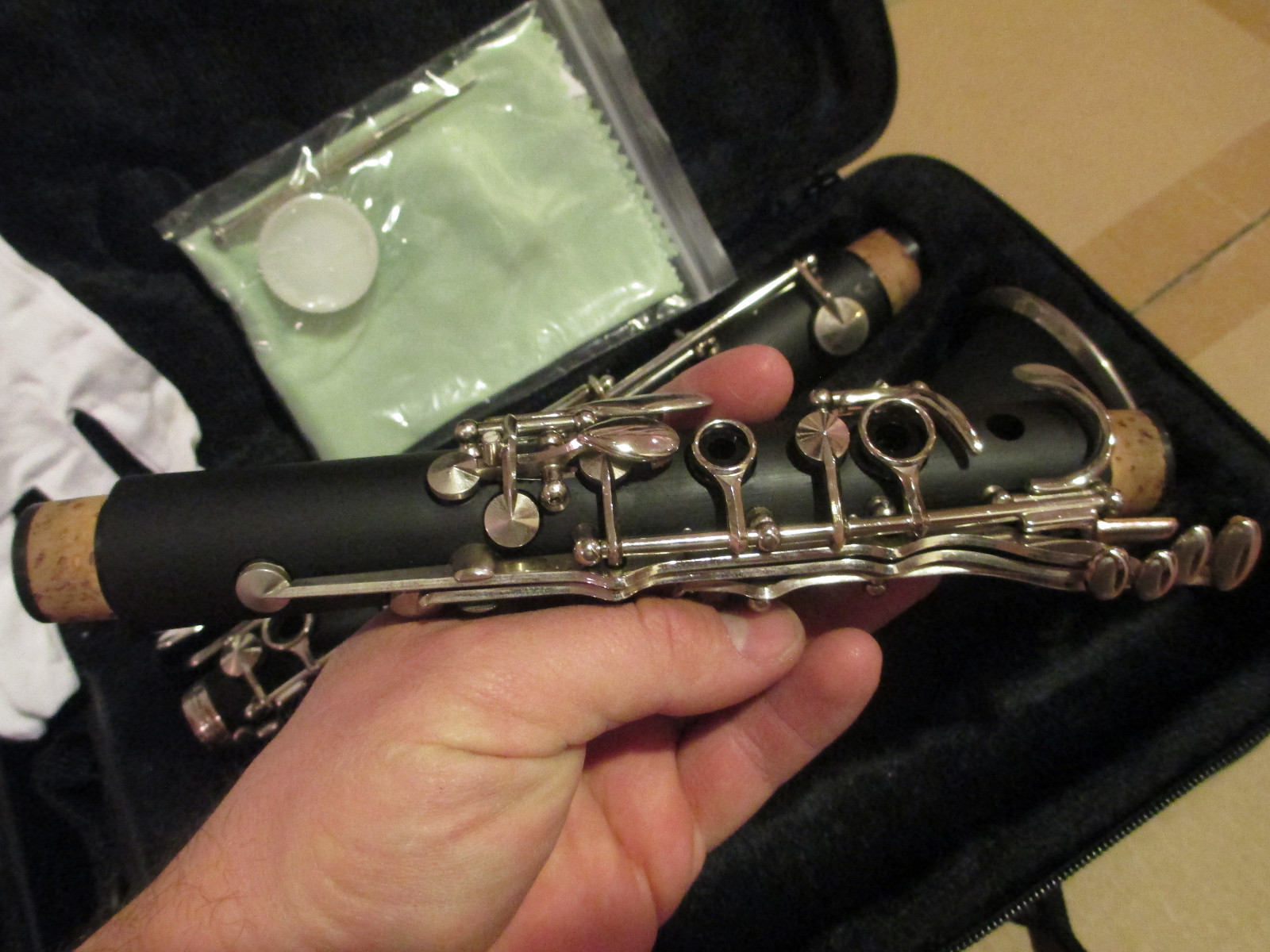 AMADEUS STUDENT CLARINET WITH CARRYING CASE