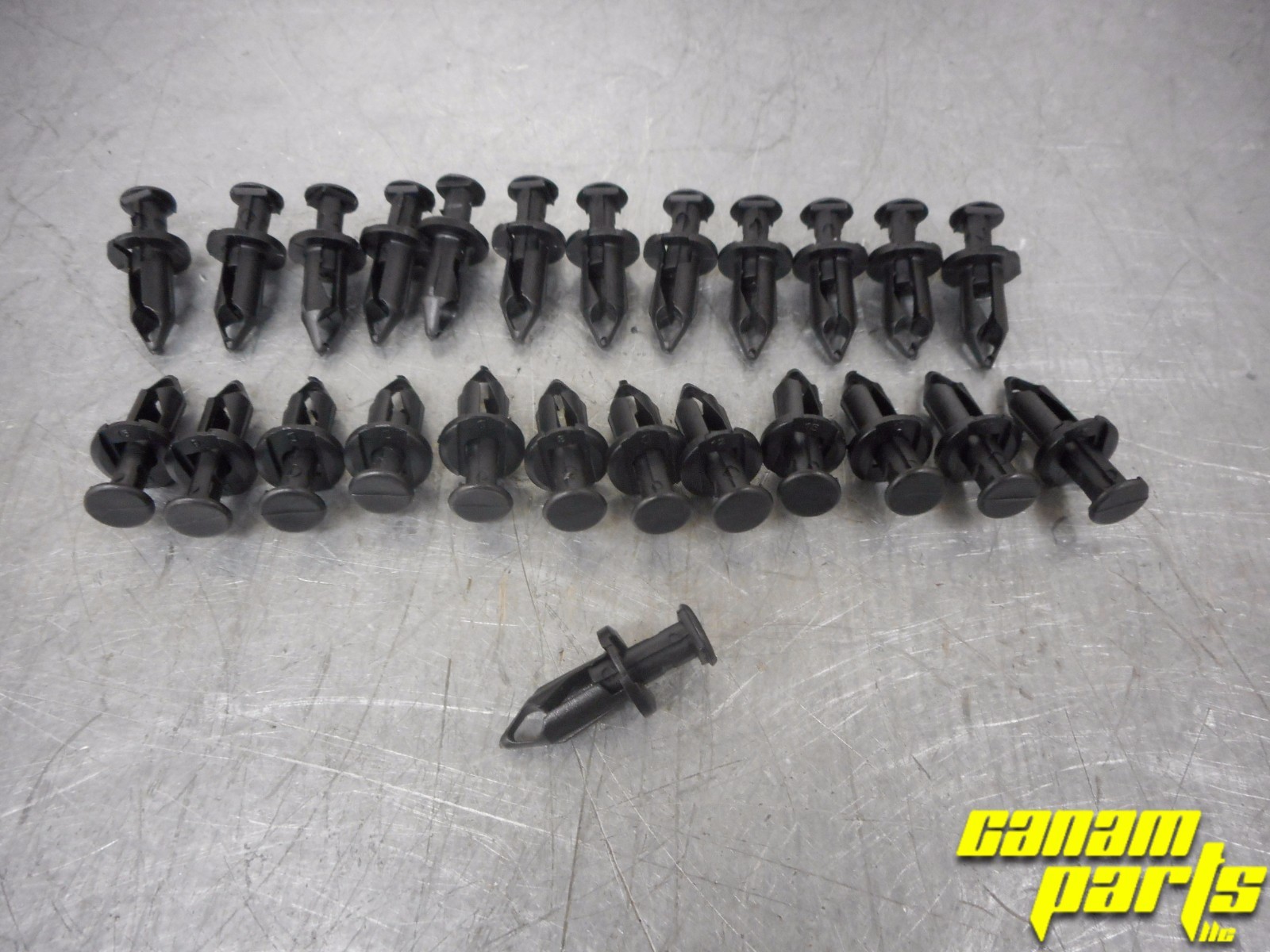 tks出品です。 Can Am Replacement 25 Plastic Fender Rivets Clips 8mm 5/16