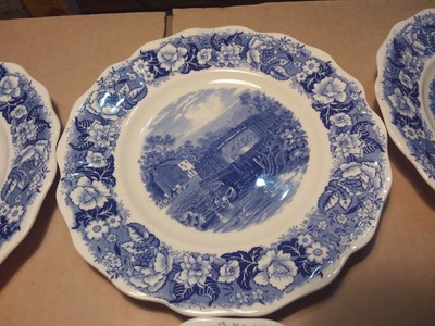 8 PLATES  - FLOW BLUE - 
