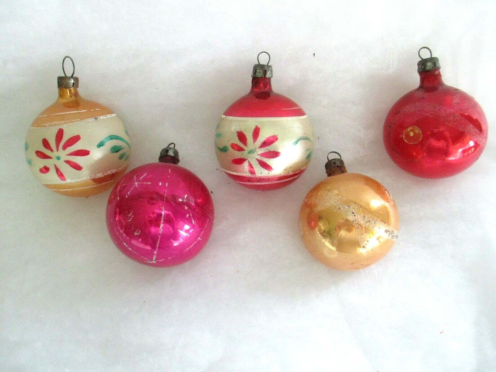 5 VTG XMAS ORNAMENTS--DEEP INDENTS--STENCILS/MICA--POLAND?--2
