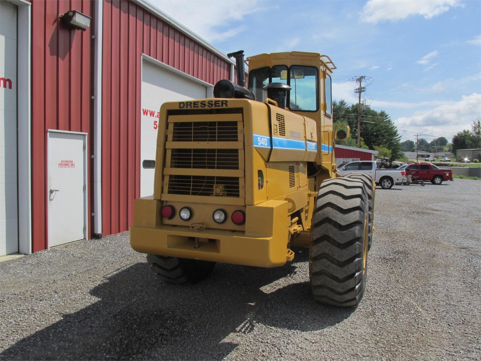 1983 DRESSER 540 WHEEL LOADER FULL CAB NICE BIG MACHINE RUNS AND WORKS GREAT