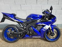 YAMAHA R1 YZF1000 2005 ONE OWNER FROM NEW. MANY EXTRAS PLUS ORIGINAL PARTS.