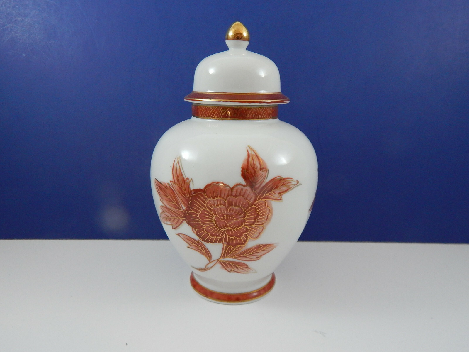 Andrea By Sadek Flowers Gold Trim Japanese Urn with Lid