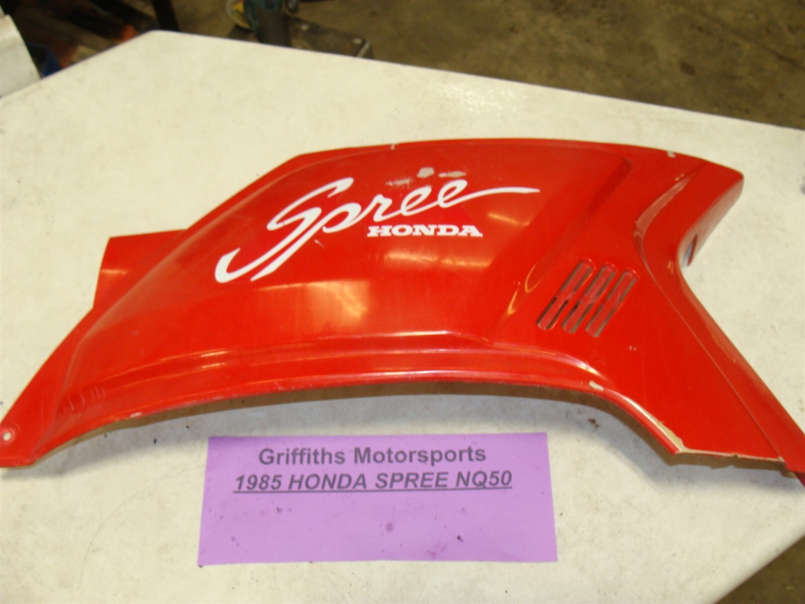 85 HONDA SPREE NQ50 oe scooter moped right rear fender side