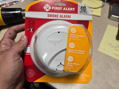 First Alert 1039939 120V Hardwired Smoke Alarm Still sealed!