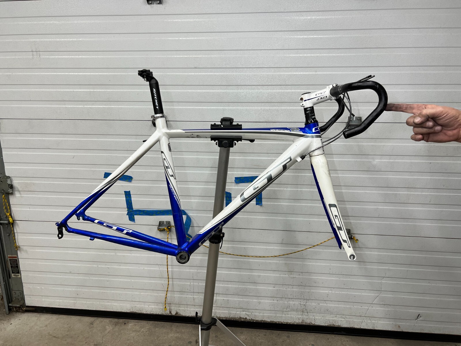 GT Series 2 Road Bike Aluminum Carbon Fork XS Blue and White