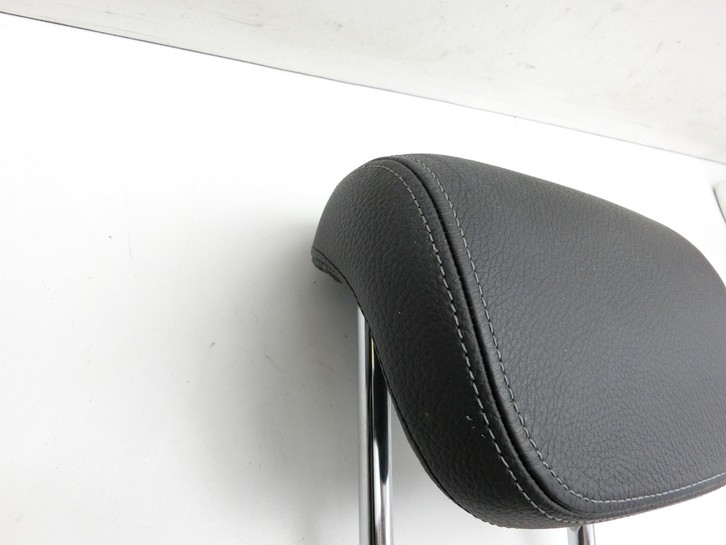 BMW 218i F45 14-18 Leder Kopfstütze Rechts oder Links Hinten BMW 218i F45 14-18 17.07.2017 5220-7447210 7447210... Vorschau 2