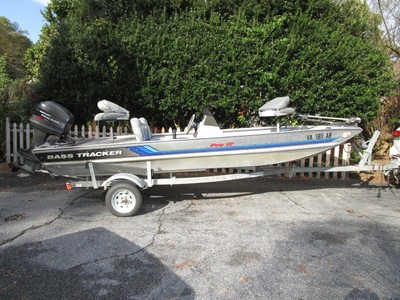 1995 Basstracker Pro 17, with Motor, Trailer and Trolling Motor