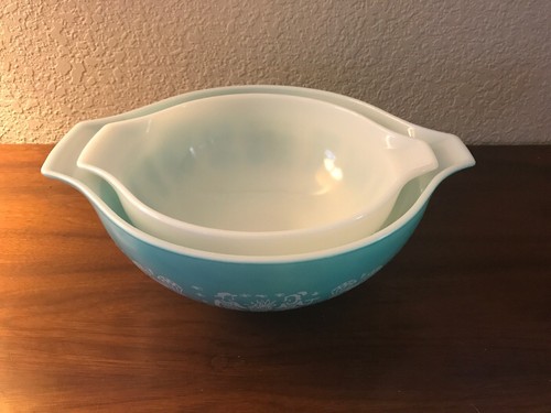 PYREX Turquoise White Hot Air Balloon Pattern Set 2 Vintage Excellent 4 Qt 2.5