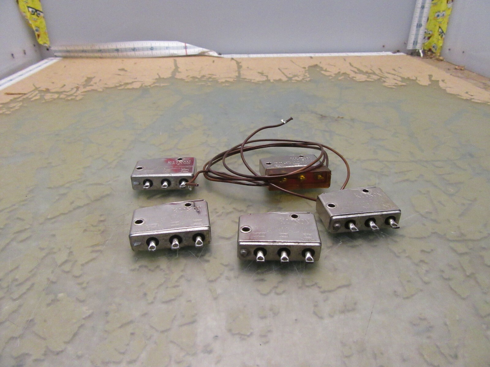 Lot of Vintage TI Klixon Limit Switches KXZ5-1-1 KX%-1-20