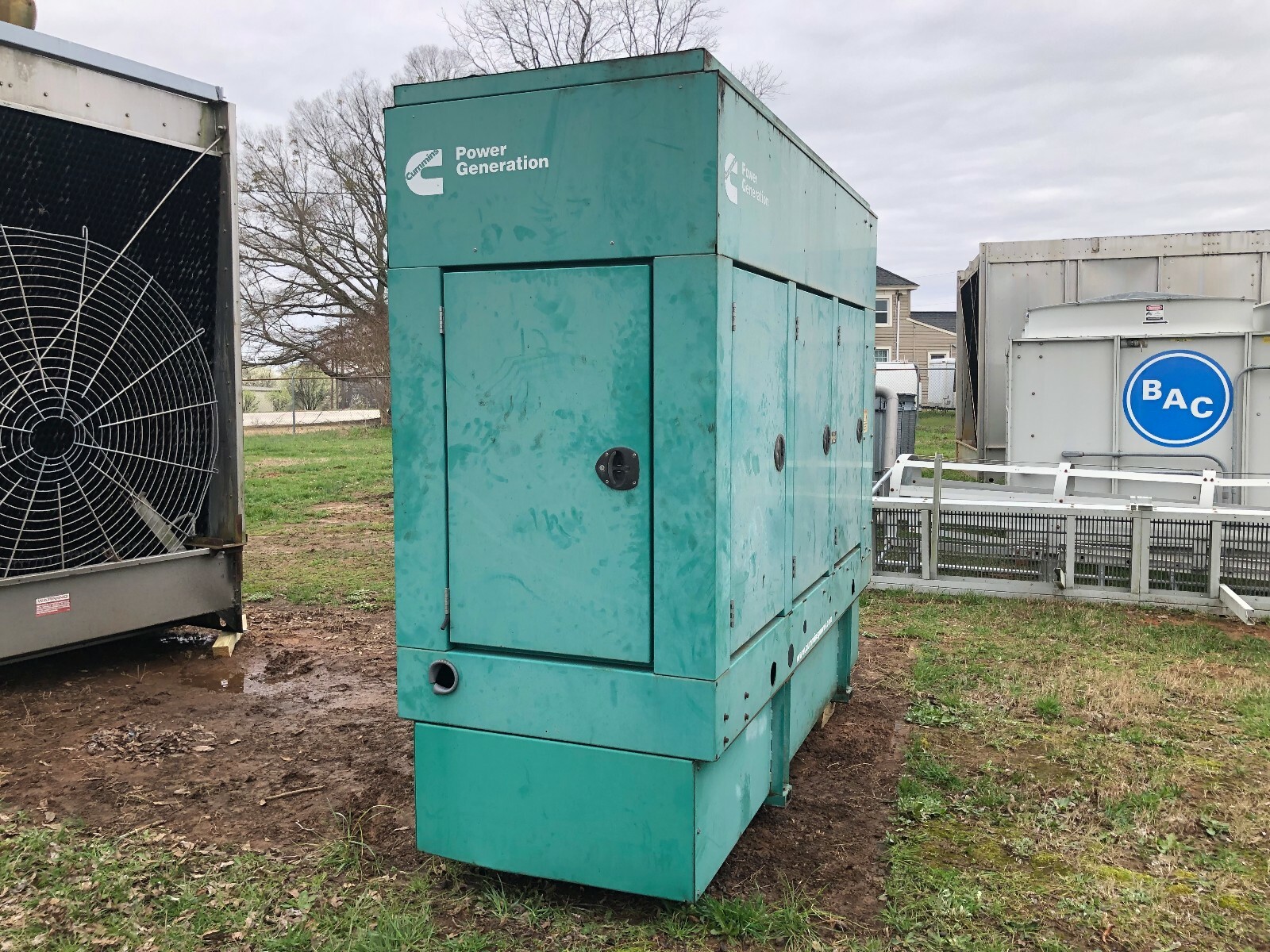 125 kW Cummins Generator, enclosed with base tank
