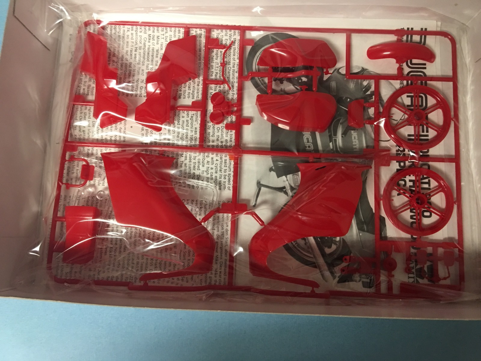 Tamiya Ducati 900 Mike Hailwood Replica, 1/12, Sealed Inside FREE SHIPPING