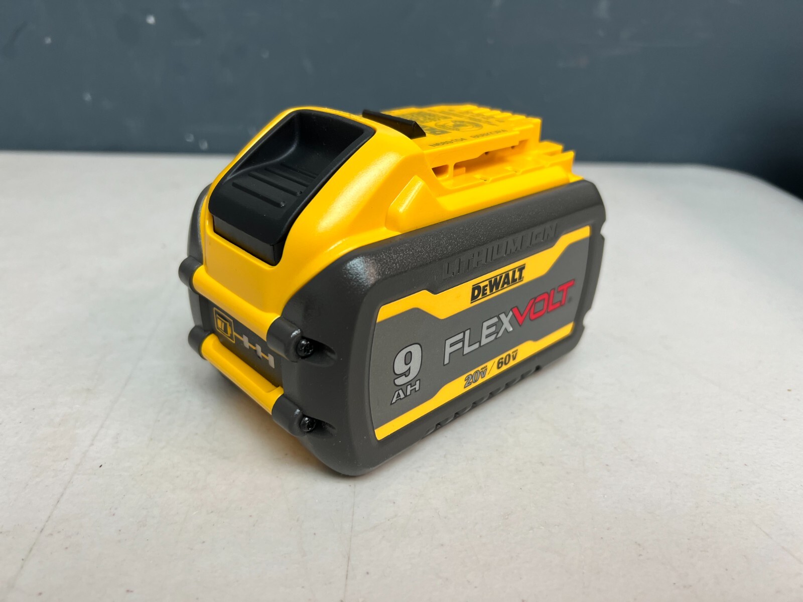 DEWALT FLEXVOLT 20V/60V MAX* Battery 9.0-Ah DCB609